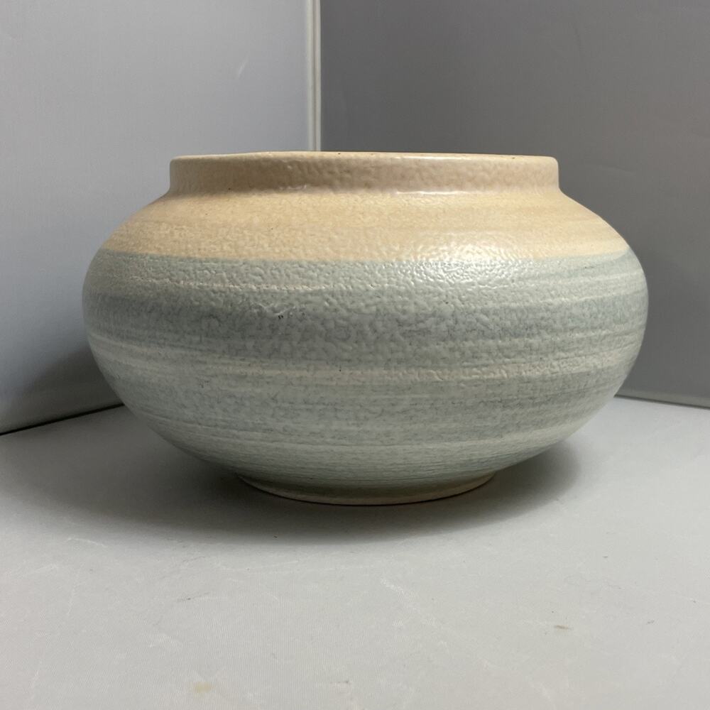 Studio Art Pottery Pot Planter Cream Blue Hand‎ Crafted Southwest Glazed Round